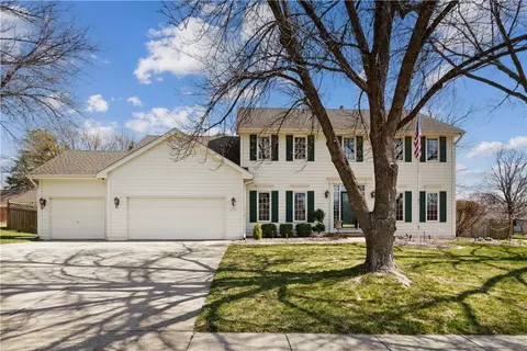 901 59th St, West Des Moines, IA 50266