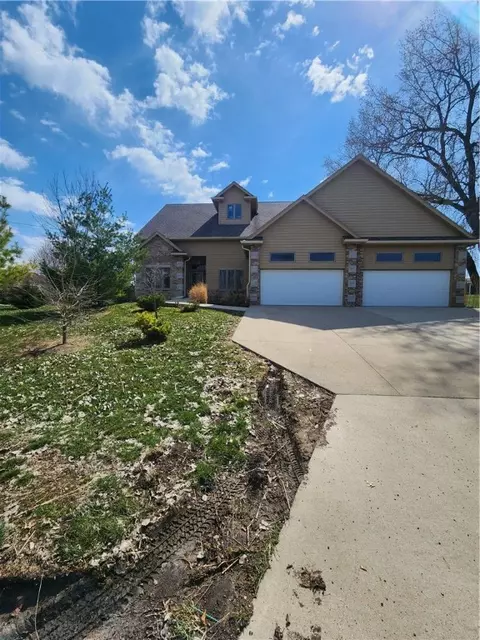 3312 Stanton Ave, Des Moines, IA 50321