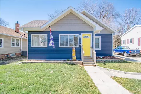 732 27th St, Des Moines, IA 50312