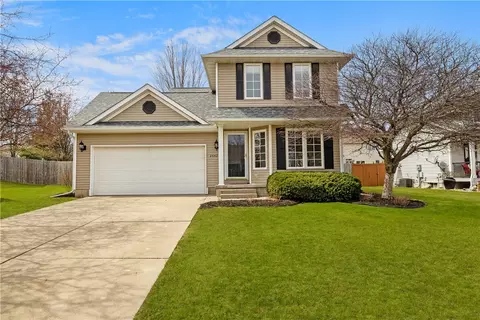 2642 NW 157th St, Clive, IA 50325