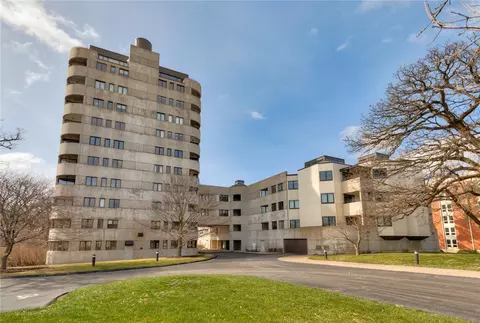 3920 Grand Ave #5TW-501, Des Moines, IA 50312
