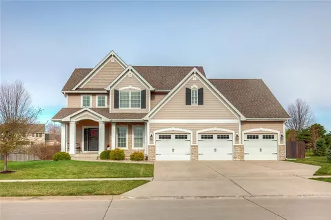 306 SW Driftwood Dr, Ankeny, IA 50023