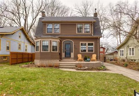 1330 45th St, Des Moines, IA 50311
