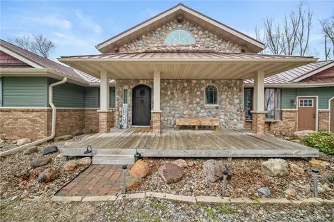 1424 N 59th Ave E, Newton, IA 50208