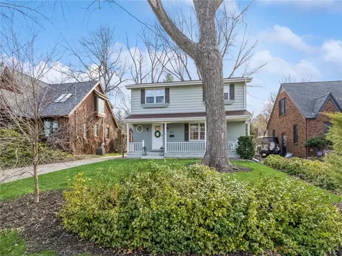 1417 66th St, Windsor Heights, IA 50324