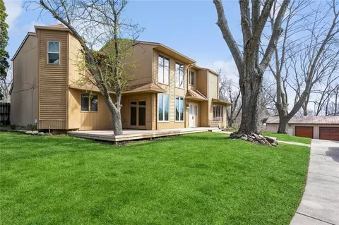 4335 SE 17th St, Des Moines, IA 50320