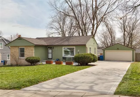 6120 Pleasant Dr, Des Moines, IA 50312