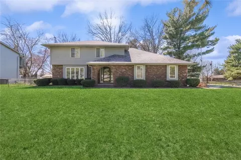 6280 Ashworth Rd, West Des Moines, IA 50266
