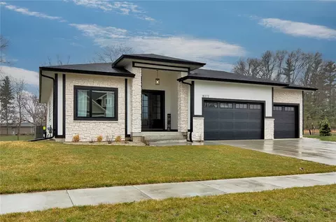18372 Tanglewood Dr, Clive, IA 50325