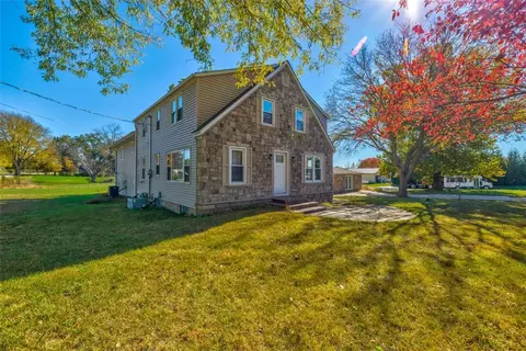 18836 Wendover Ave, Granger, IA 50109