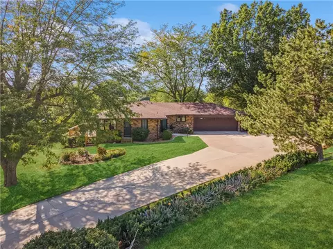 1017 Lakeshore Dr, Osceola, IA 50213