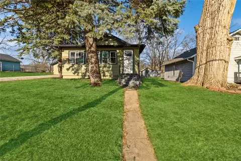 3850 E 32nd St, Des Moines, IA 50317