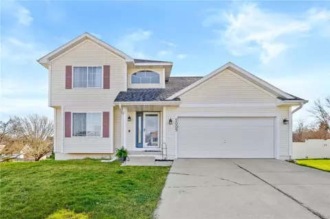 5009 70th St, Urbandale, IA 50322