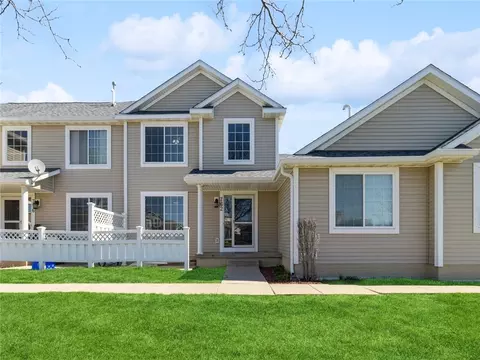762 SE Williams Ct, Waukee, IA 50263
