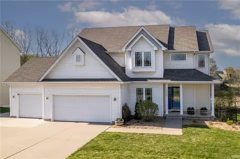 10003 Oakwood Dr, Urbandale, IA 50322