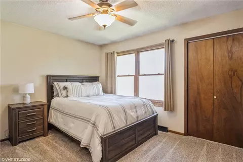 719 S 7th Ave, Winterset, IA 50273
