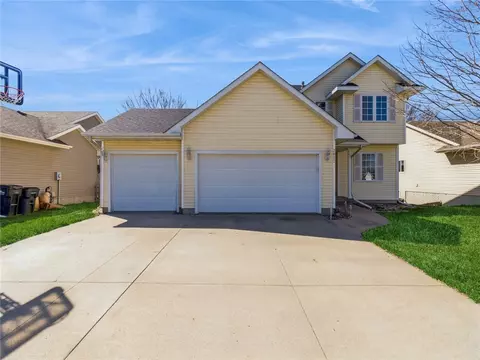 2613 SW 35th St, Ankeny, IA 50023