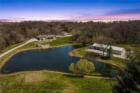 920 Highway 14 Hwy, Knoxville, IA 50138