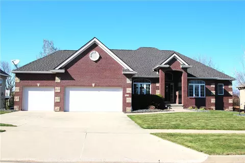346 NE 28th St, Ankeny, IA 50021