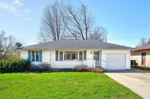 1215 Grove St, Adel, IA 50003