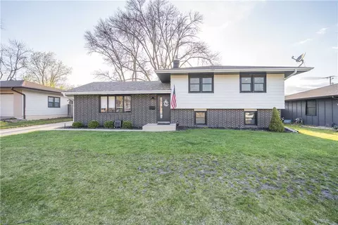 806 SE Sharon Dr, Ankeny, IA 50021