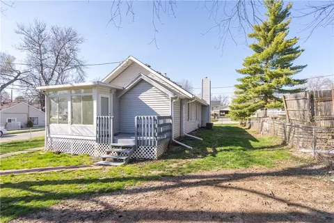 1024 Geil Ave, Des Moines, IA 50315