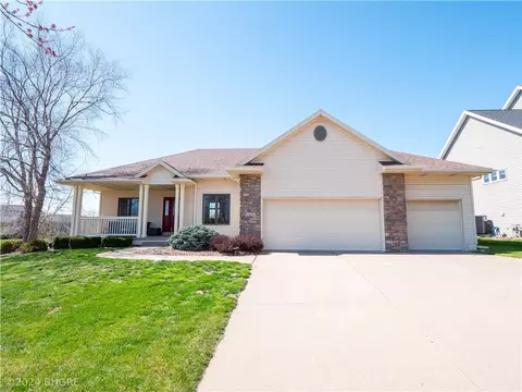 6802 Lewis Carroll Ct, Johnston, IA 50131