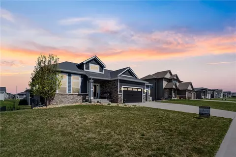 5302 NW 10th St, Ankeny, IA 50023