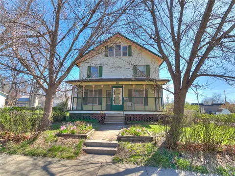 601 6th St, West Des Moines, IA 50265