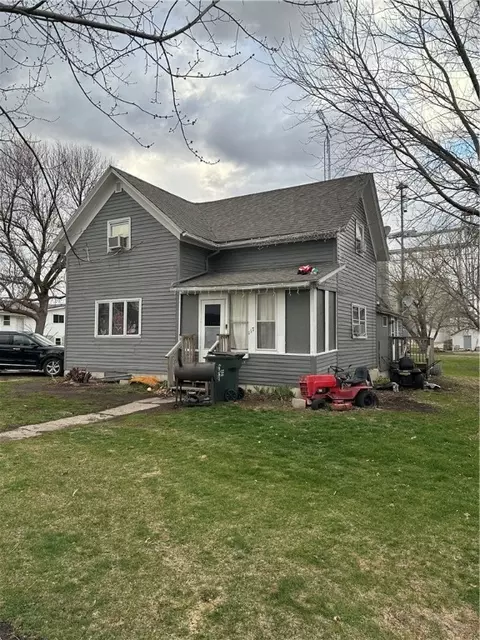 117 4th Ave SE, Clarion, IA 50525