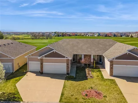 631 Sawgrass St, Norwalk, IA 50211