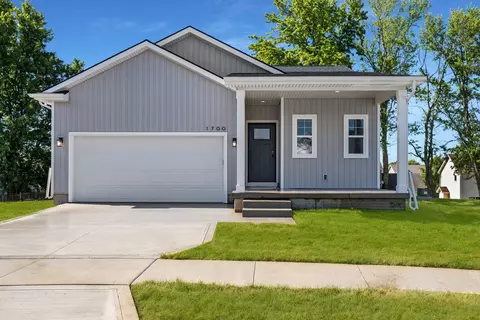 1700 Willow Ct, Norwalk, IA 50211
