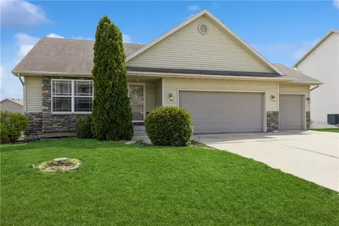 5135 Cypress Dr, Pleasant Hill, IA 50327