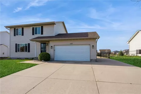 628 27th St SE, Altoona, IA 50009