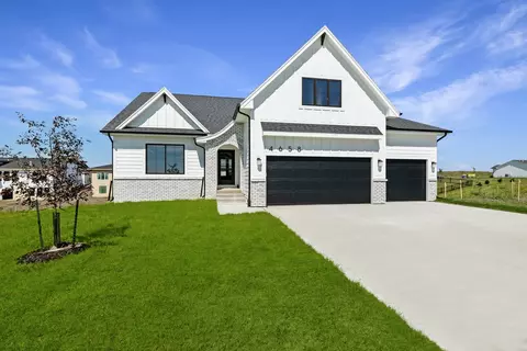 4658 178th St, Urbandale, IA 50323