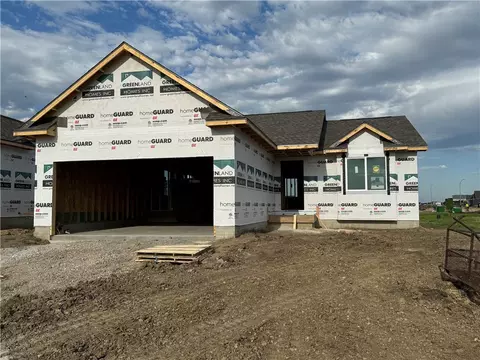 1210 NW Driftwood Dr, Ankeny, IA 50023