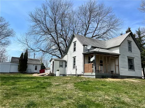 681 74th Ave, Pleasantville, IA 50225