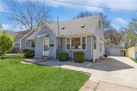 505 E Holcomb Ave, Des Moines, IA 50313