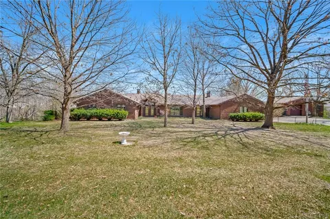 4701 100th St, Urbandale, IA 50322