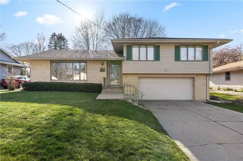 4106 29th St, Des Moines, IA 50310