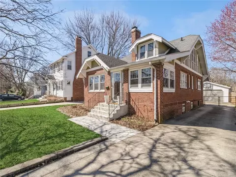 1530 45th St, Des Moines, IA 50311
