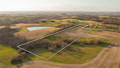 0 Jesup St, Indianola, IA 50125