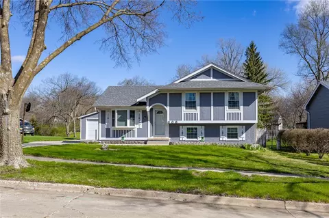 606 E Trowbridge St, Des Moines, IA 50315