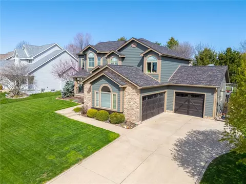 301 Turnberry Dr, Norwalk, IA 50211