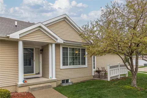 636 SE Williams Ct, Waukee, IA 50263