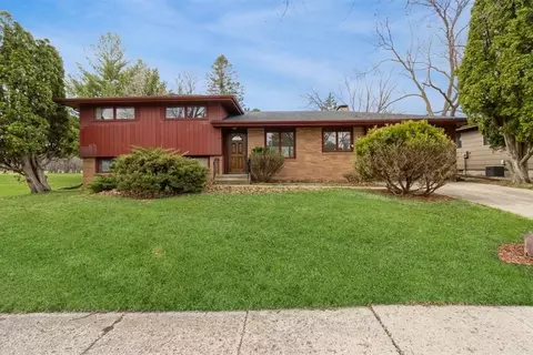 122 24th St, Ames, IA 50010