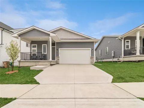 1721 Howard Dr, Norwalk, IA 50211