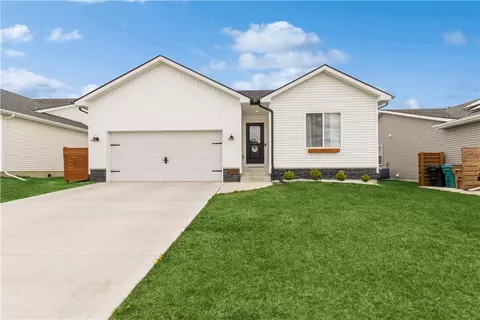 2717 20th St SW, Altoona, IA 50009