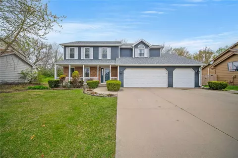 1503 Lundahl Ct, Indianola, IA 50125