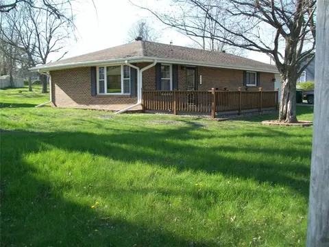 423 E Benton St, Winterset, IA 50273